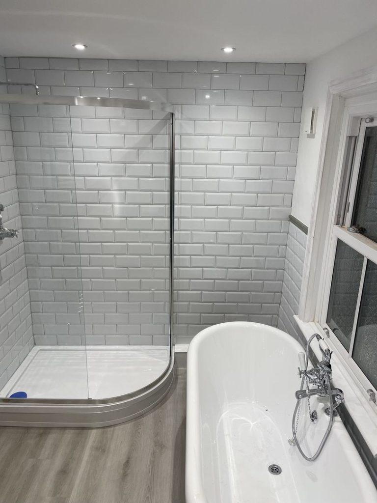 New Bathrom With Roll Top Bath